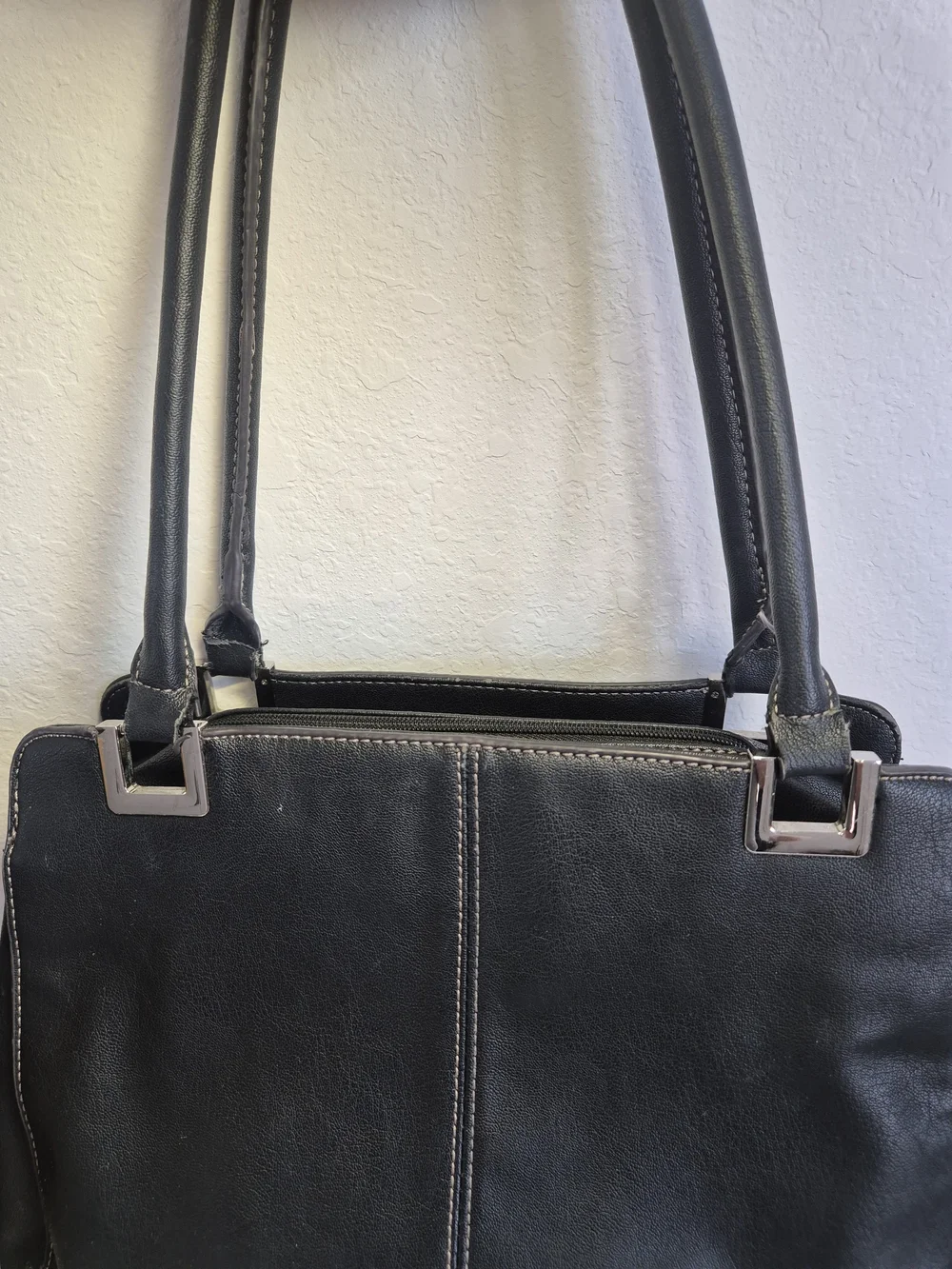 Liz Claiborne Black Leather Sholder Bag 3 Compartments Multiple Pockets!